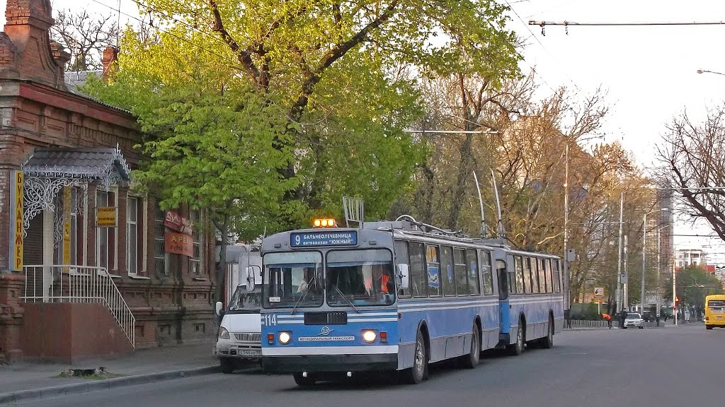 The double trolleybus / October-street / Двойной троллейбус (СМЕ) by Nitrogеn Alexander