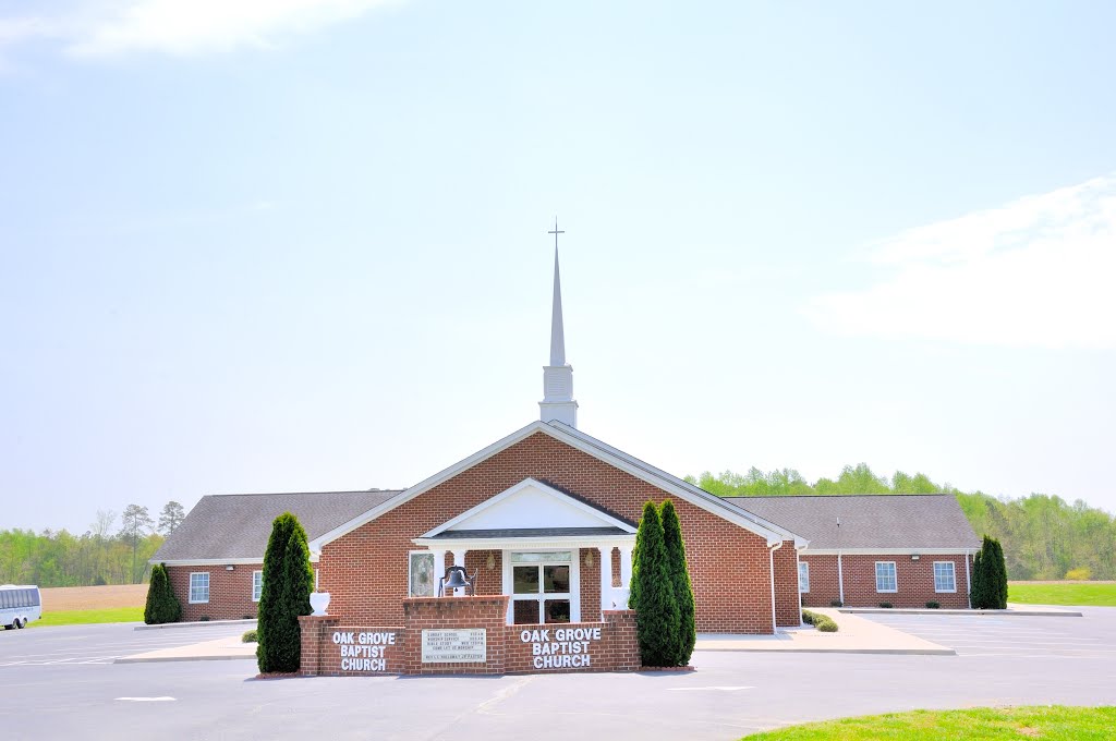 VIRGINIA: SUSSEX COUNTY: WAKEFIELD: Oak Grove Baptist Church, 38070 Rocky Hock Road (S.R. 617) by Douglas W. Reynolds, Jr.