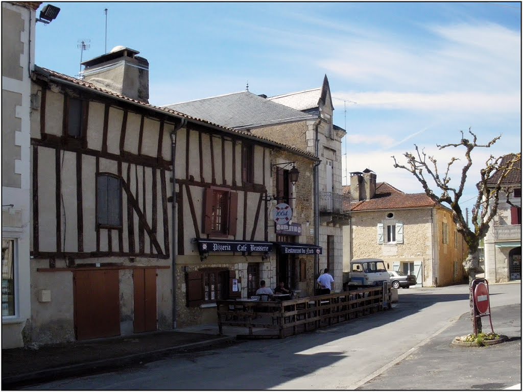 VERGT [24] - Maison a colombage (Restaurant du Nord) (avril 2013) by Michel Chanaud (Sarlat)