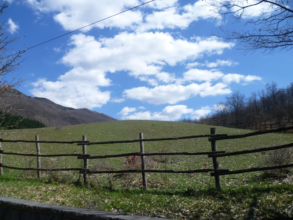 Prati e colline-Badia di Moscheta-Firenzuola(FI) by Giovanni-Casadio