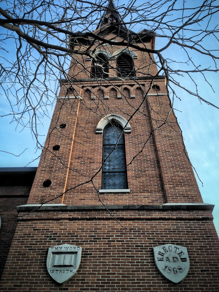 Historic Congregational United Church of Christ Steeple by KingHawkFan