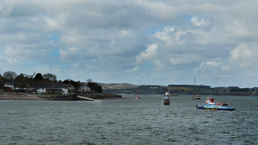 The Cremyl Ferry crosses the Tamar by Jim Rider