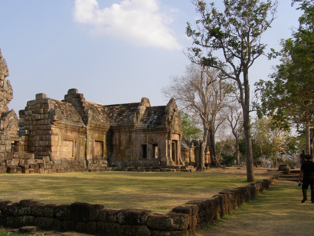 อุทยานประวิติศาสตร์พนมรุ้ง Pasat Phanom Rung By Jamrat (HS3CMI) by Chamrat Charoenkhet