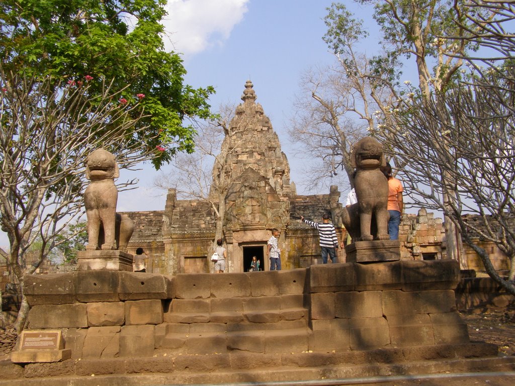 อุทยานประวิติศาสตร์พนมรุ้ง Pasat Phanom Rung By Jamrat (HS3CMI) by Chamrat Charoenkhet