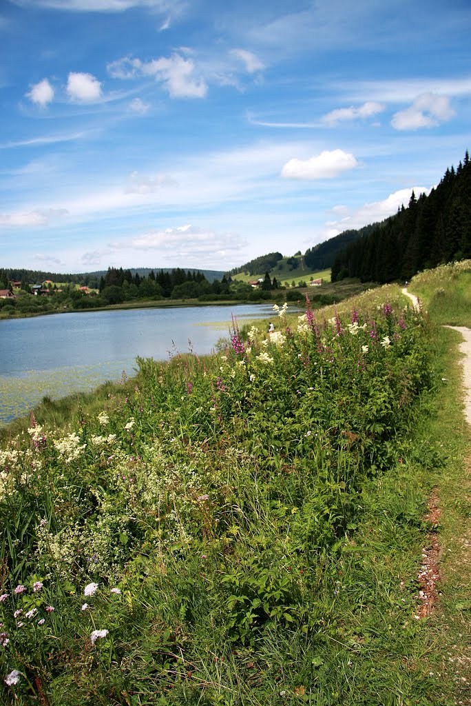 Lac de Lamoura by mryasatrud