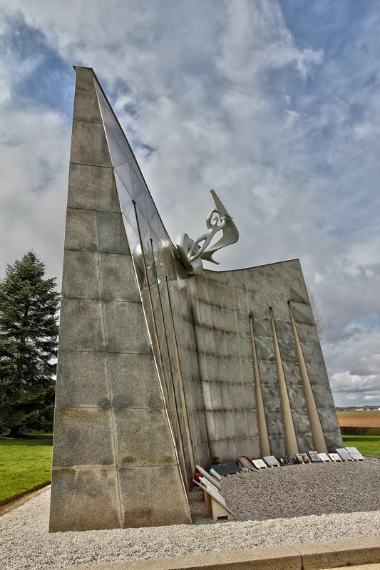 Cimetière militaire by GMV7646