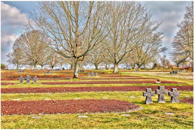 Cimetière militaire by GMV7646