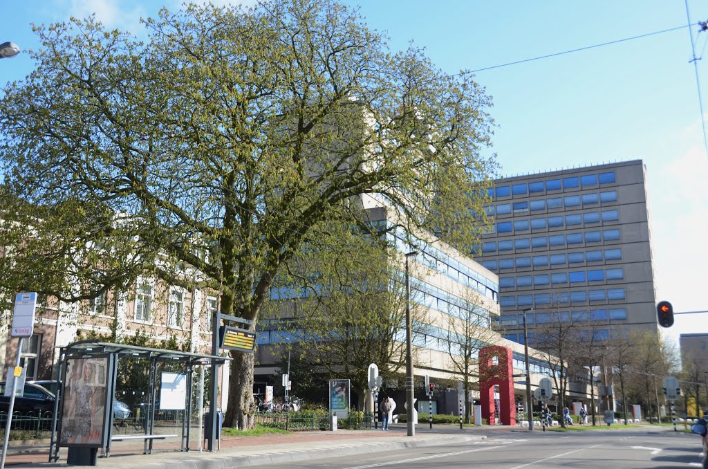 Spring at Velperweg Arnhem and the ING bank office for payments (Postgirokantoor) by Henq