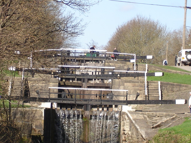 On the Leeds-Liverpool Canal by danswithme@ymail.com