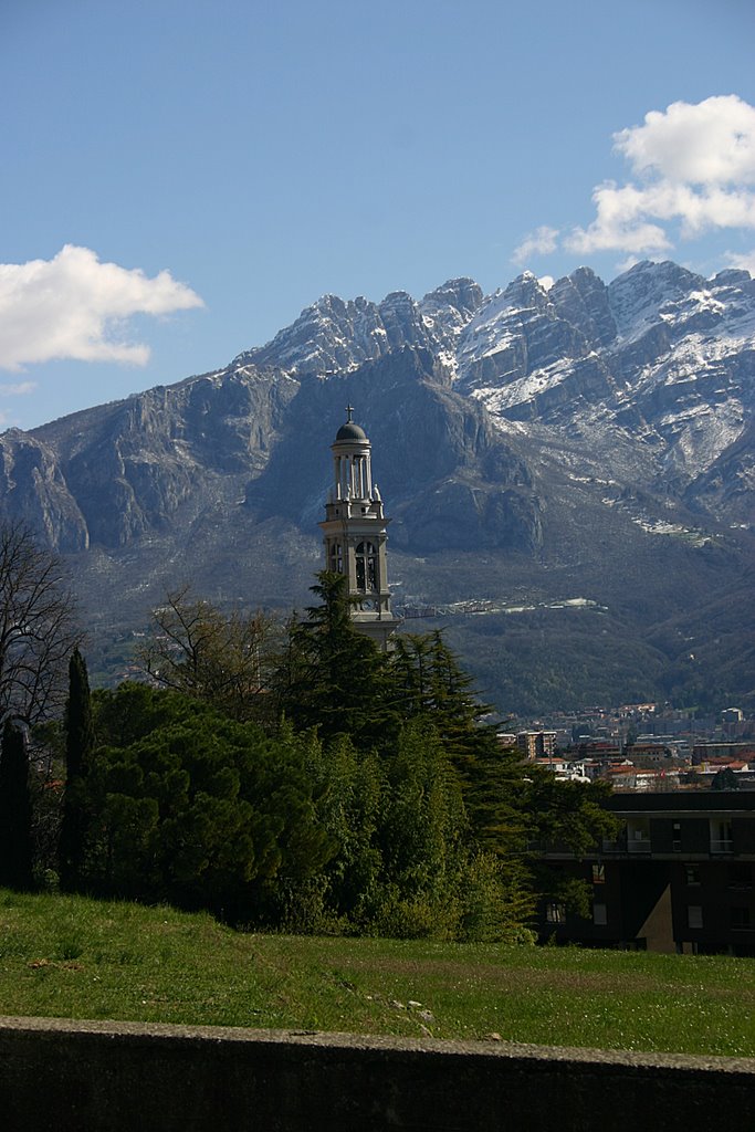 Chiesa di Valmadrera by Alice Mayer