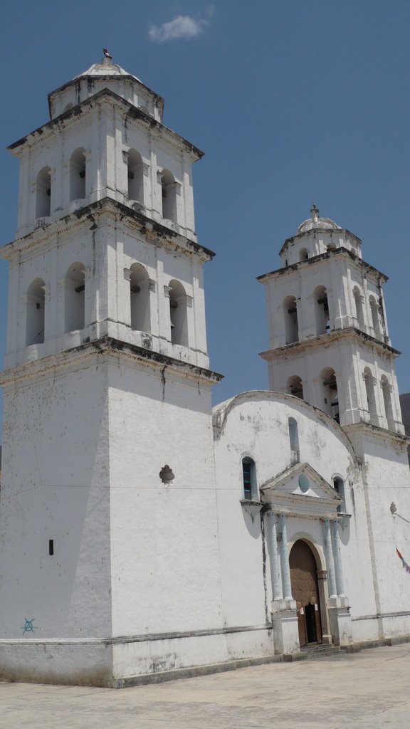 Iglesia de Sn Nicolas de Tolentino by Heri P. Salazar