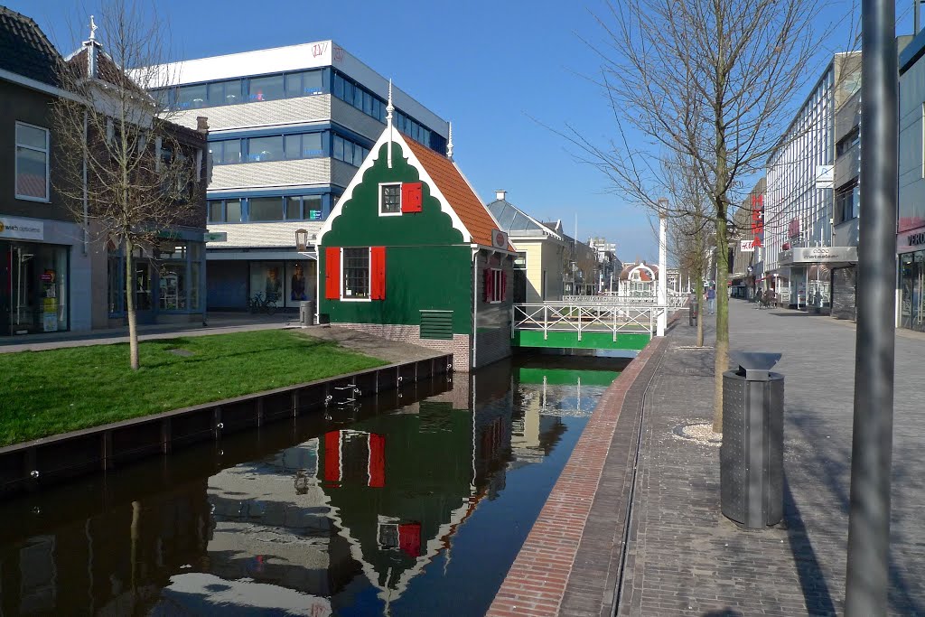 Gracht Zaandam by CaspAr