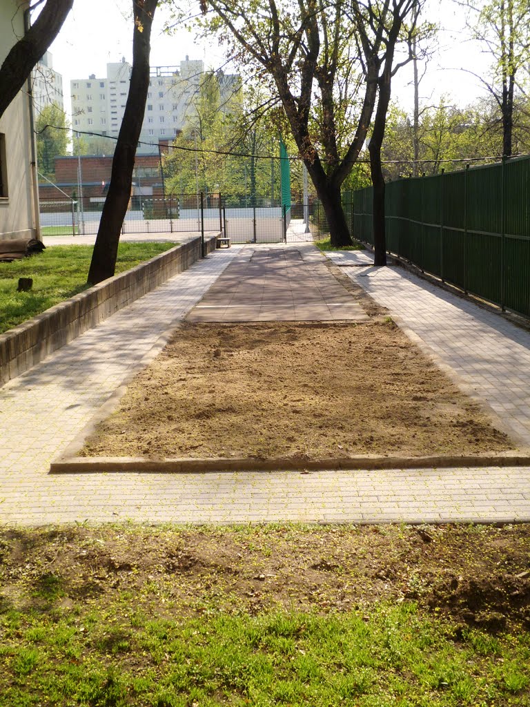 Szent Korona Általános Iskola és Óvoda sport udvara Rákospalotán \\Sports ground in the garden of Holy Crown Primary School and Kindergarten at Rákospalota district in Budapest 1 by peppe maci