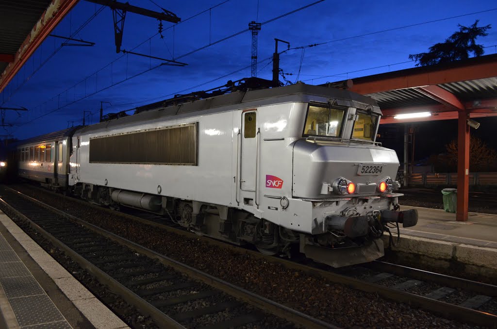 La BB22364 en tête d'un TER pour Modane by georgedes