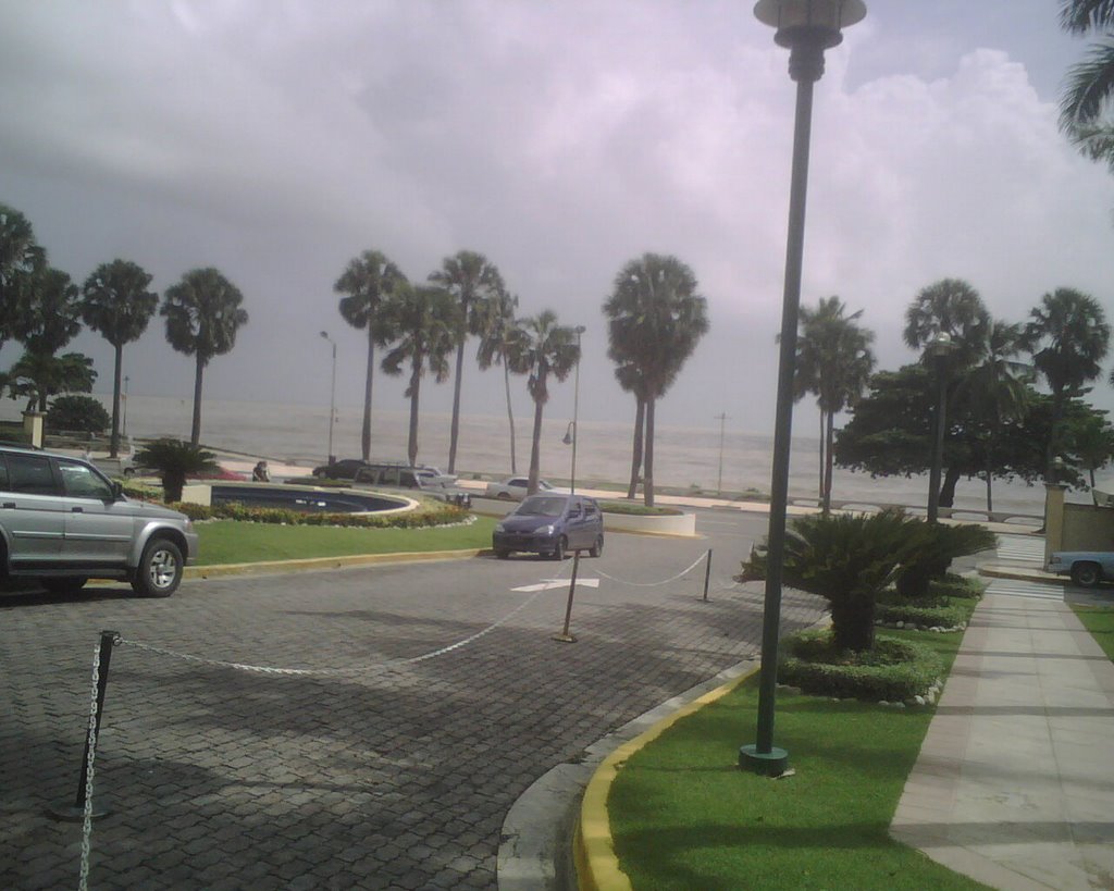 Malecón de Santo Domingo by Martín Guzmán Henríquez