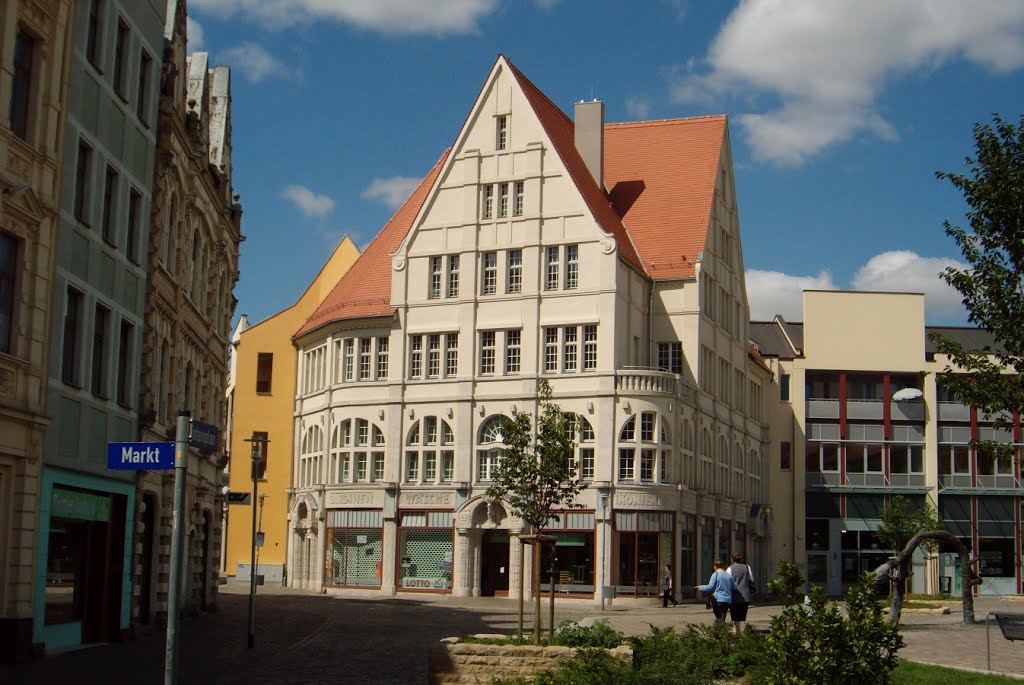 Kaufhaus am Entenplan in Merseburg by Martin Beitz