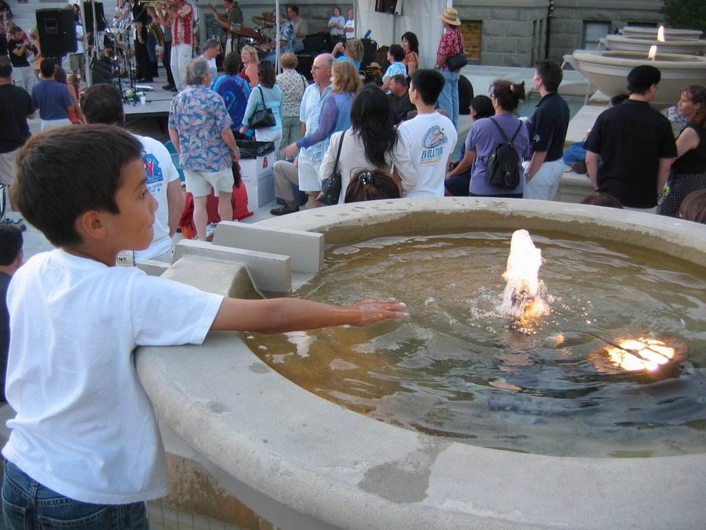 Everyone loves a good fountain... by dzack