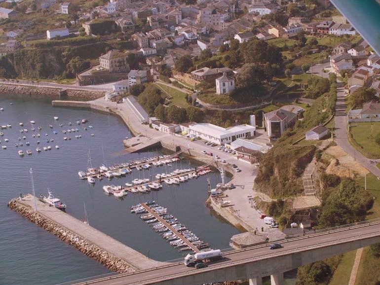 Ribadeo Vista Aerea del Puerto Deportivo by © xeima