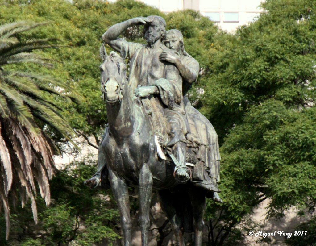 «Grupo escultórico "Nuevos Rumbos"» Escutor: José Belloni - Rambla Pte. Wilson - Parque Rodó - Montevideo - Uruguay by Miguel Veny