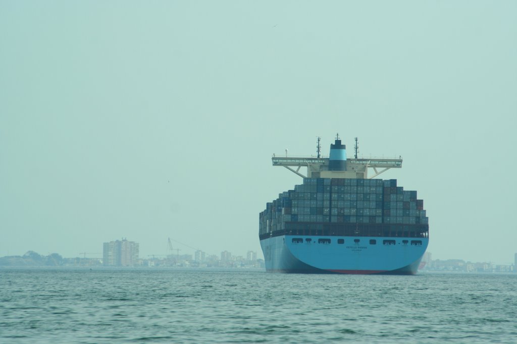 Desde la playa de Algeciras by JasMunos