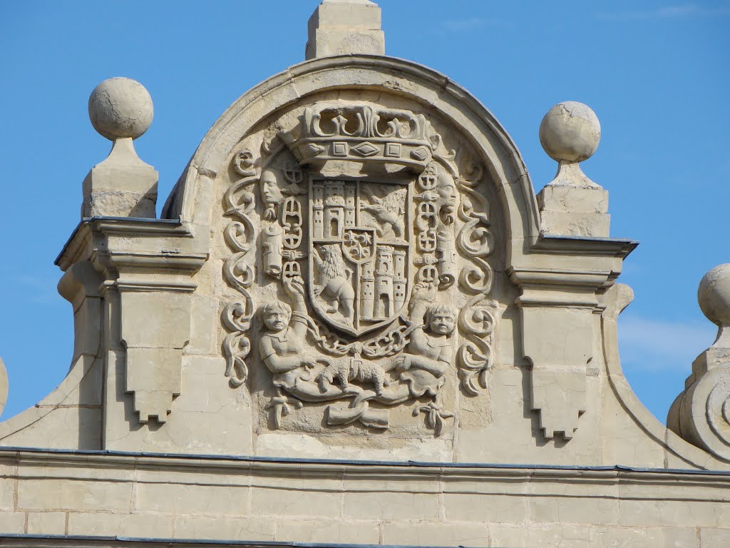 Segovia - La Puerta de Madrid - El escudo del lo lado de Madrid by Konstantin Mitroshenko for the world