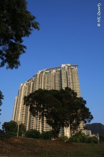 Tung Chung Crescent 東堤灣畔 by HK Qwerty