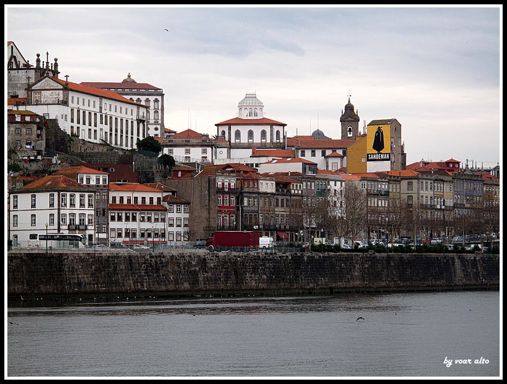 Porto by Voar Alto