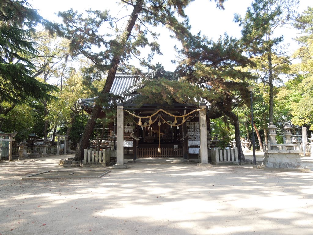 猪名野神社拝殿 by norinorien