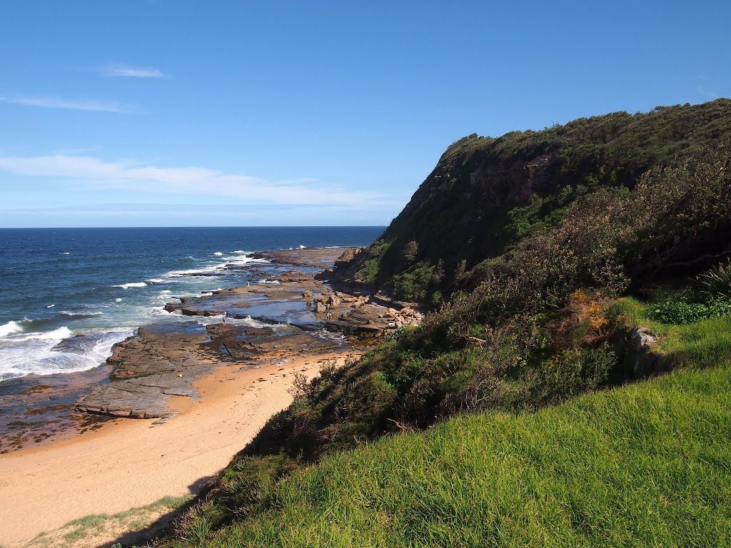 Narrabeen Headland by WoollyMittens