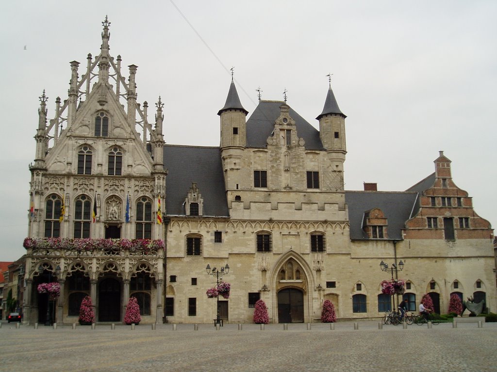 Plaza de Mechelen, Bélgica by carloxtron