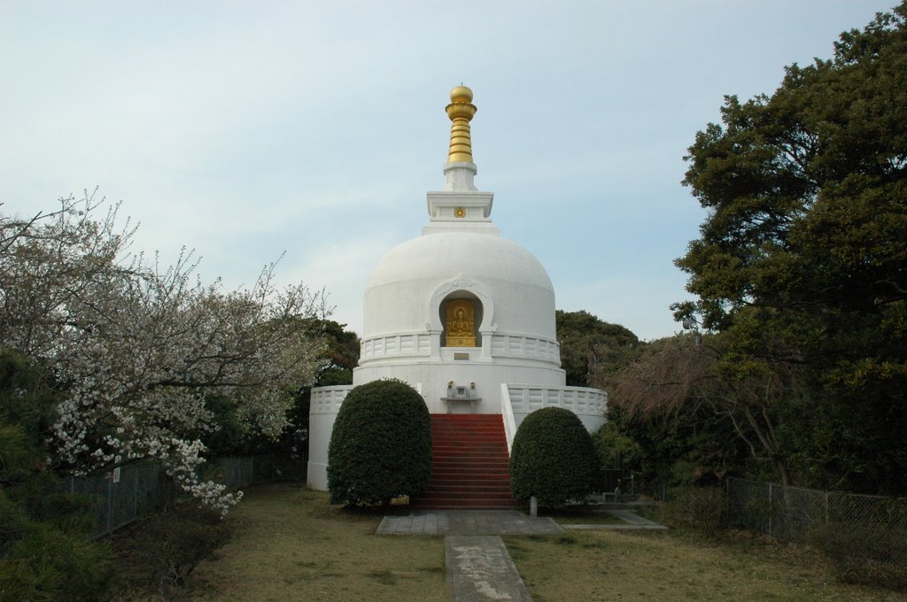 Stupa (仏舎利) by t-hideyuki