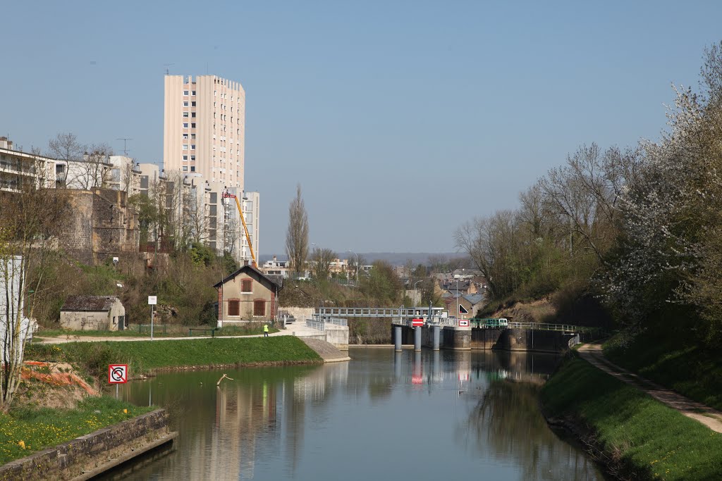 Canal de l'Est Branche Nord by www.binnenvaartinbeeld.com