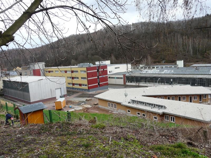 Roßwein, Roßweiner Werkstätten mit Neubau 2008 by Walter Stuber