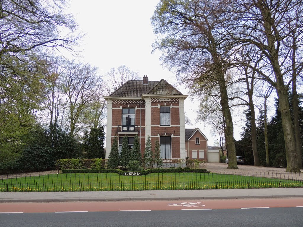 LANDHUIS IVERNIA, Ede by Ria Wentink