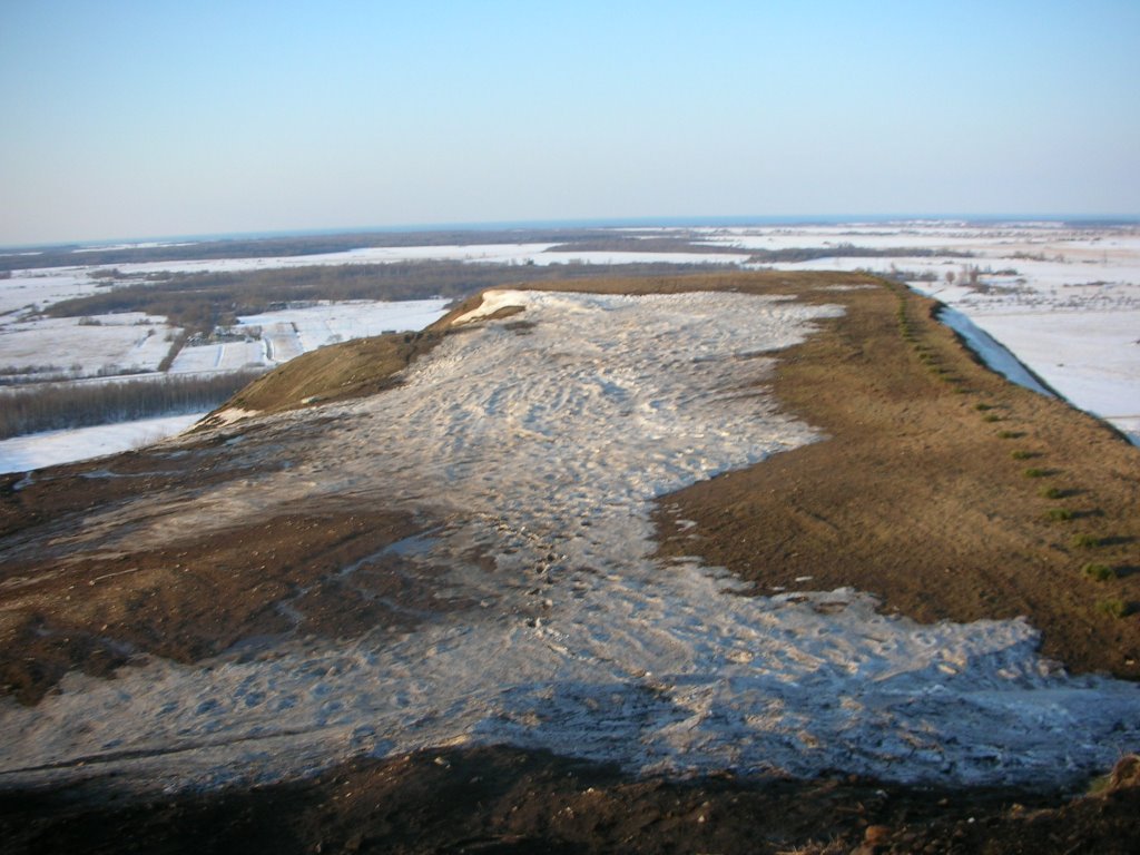 The top plateau of Kiviõli old ash mountain by Aulo Aasmaa