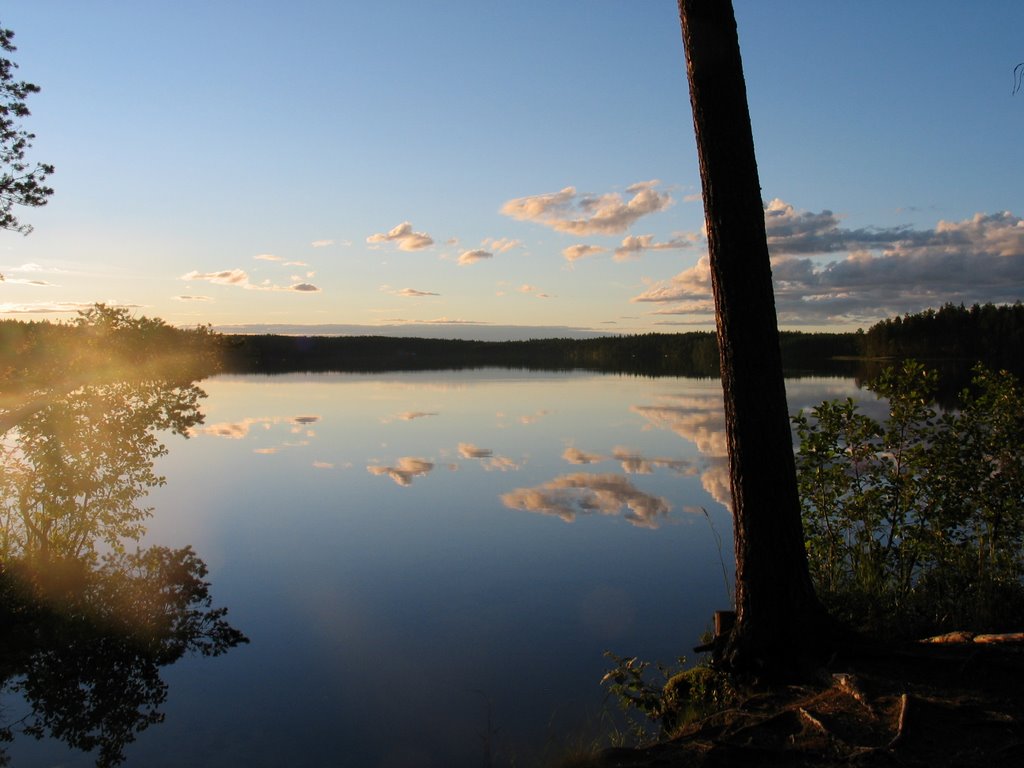 Sunset in Lake Iso-Valkeinen by dr.eros