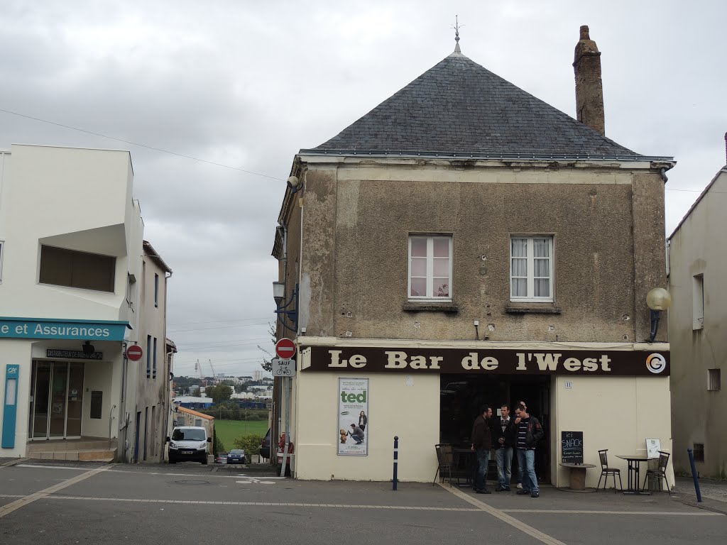 Bouguenais, Le Bar de l'West by tofil44