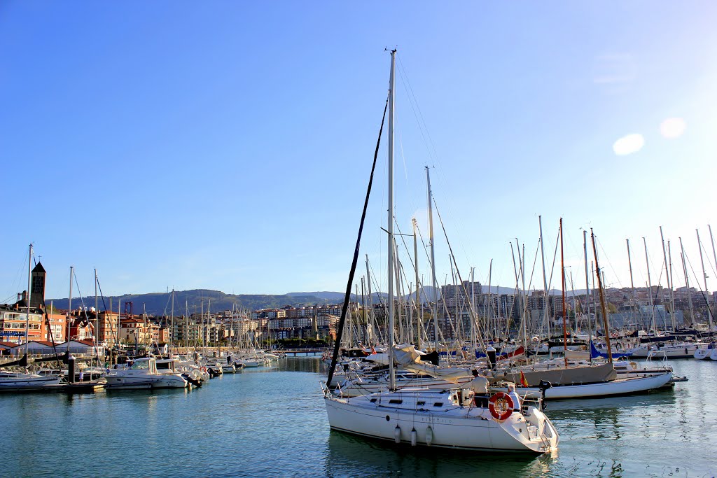 Puerto Club Maritimo el Abra en Las Arenas Bikaia. by ESTITXU