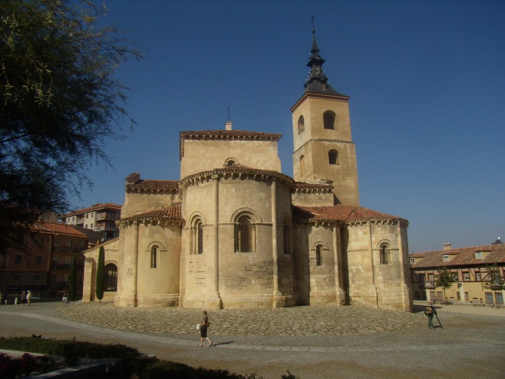 IGLESIA ROMÁNICA DE SAN MILLÁN, SEGOVIA by GREGORIO MIGUEL MORA…