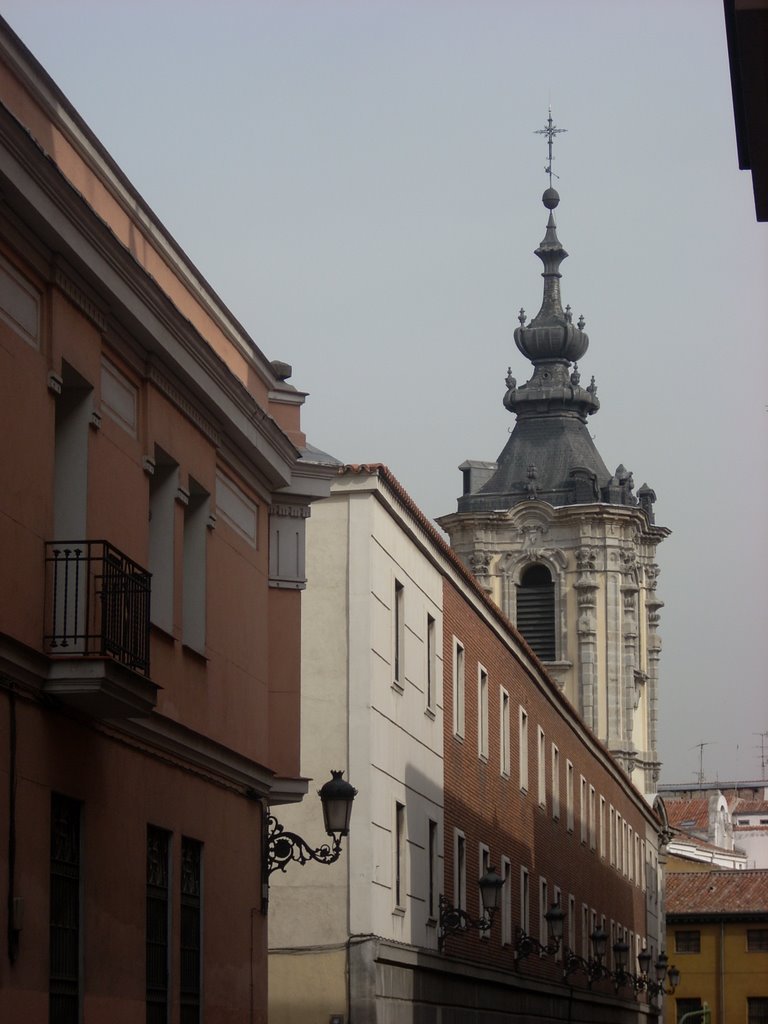 Torre de Monserrat, Madrid by Raúl Cagigal