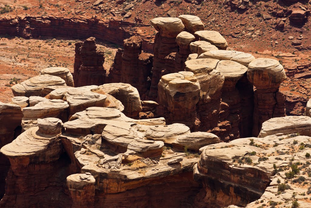 White Rim Boulders by TheShot