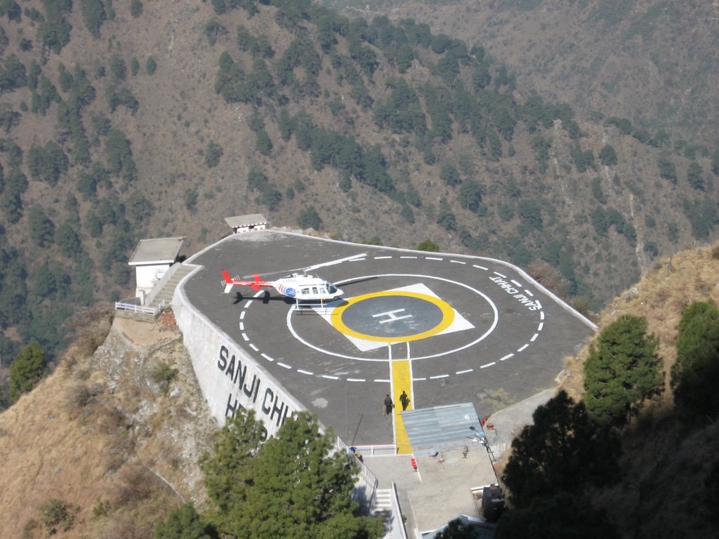 Helicopter carrying pilgrims to Sanji Chaat, Mata Vaishno Devi © Bipul Keshri by Bipul Keshri