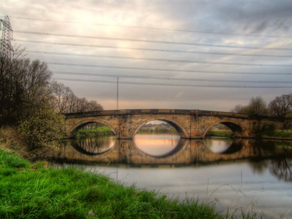 Old A1 Bridge, Ferrybridge (HDR) by ovy27