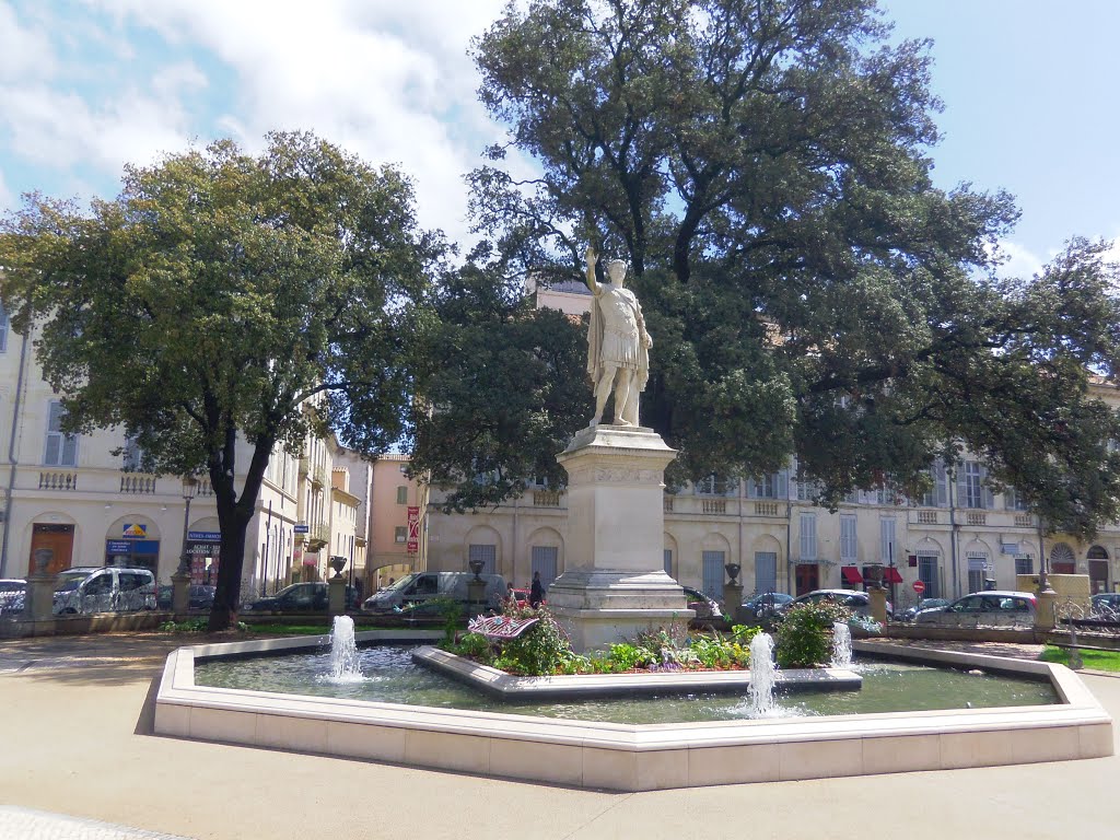 Square Antonin, Nîmes by davidgard