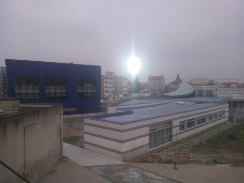 Vue de la mediatheque et de l iut roanne by Salomon BARZILAI & Jerome IBY