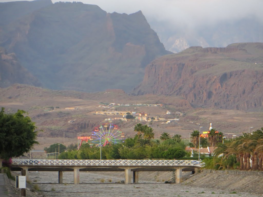 Puente sobre el Rio Maspalomas. Las Palmas. by Angel Madrileño