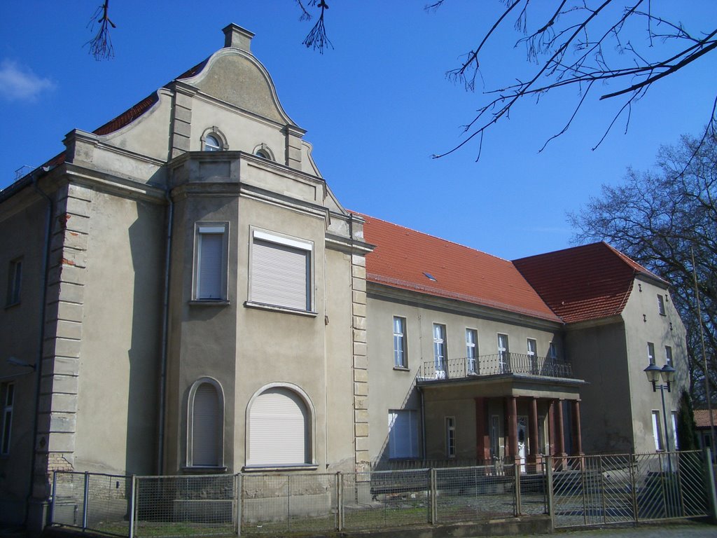 Schloss Zossen by Rainer Gindele