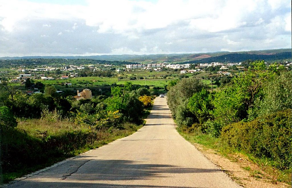 Landscape near Odiáxere, March 2008 by Scheffbuch