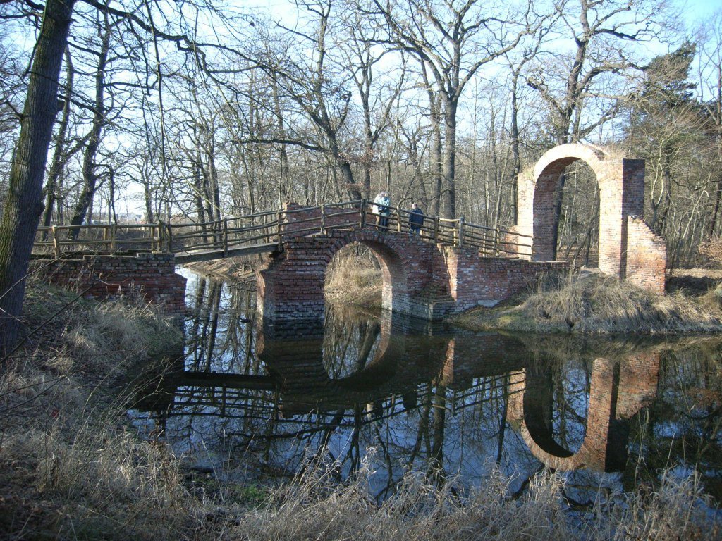 2007-02-18_Dessau,Ruinenbrücke im Beckerbruch by M_H