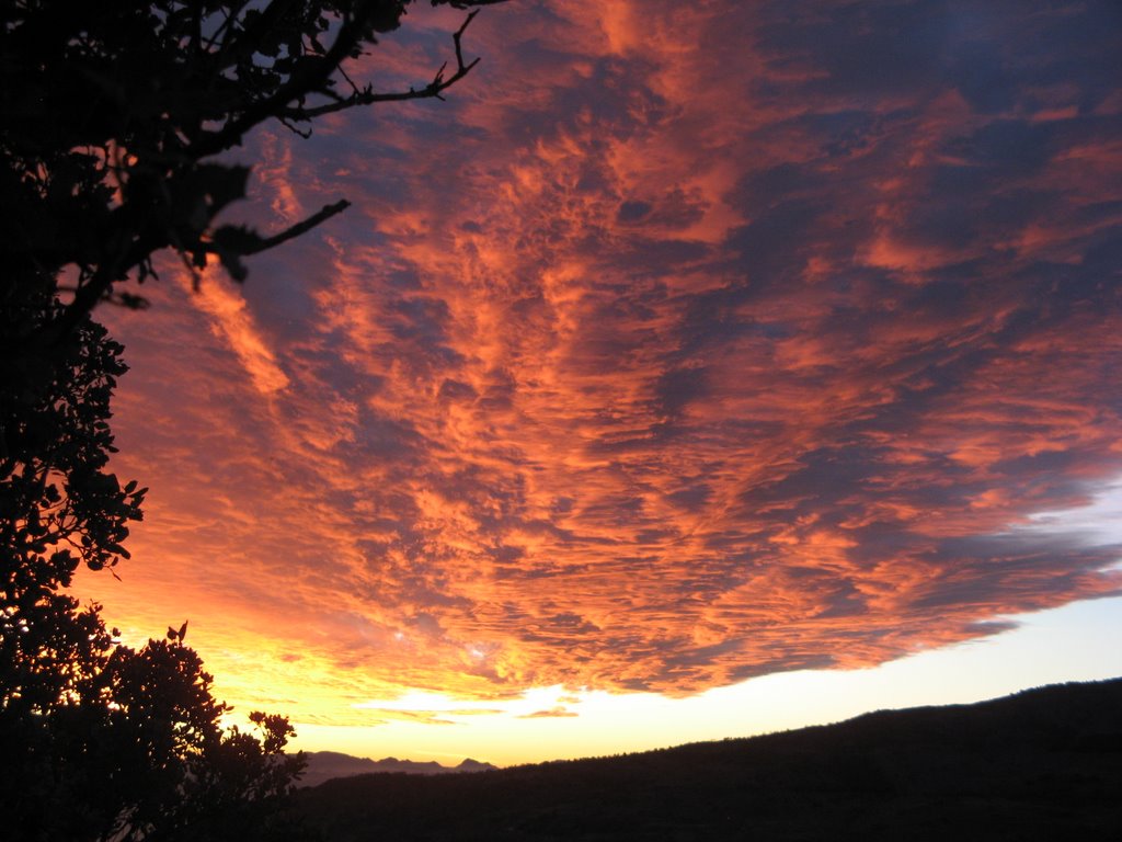 Nubes de Atardecer by Naama Rodríguez